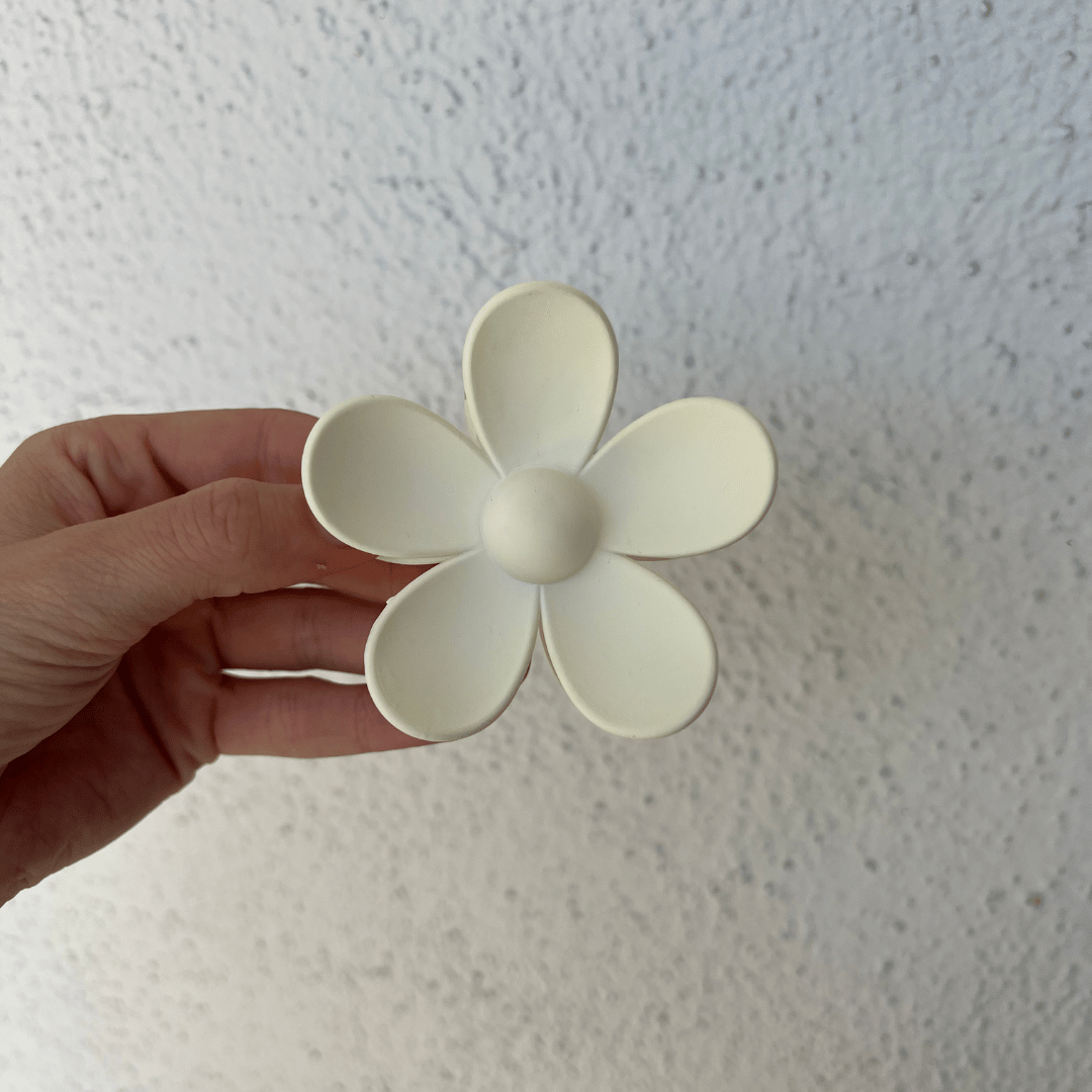 Flower Claw Clip Cream